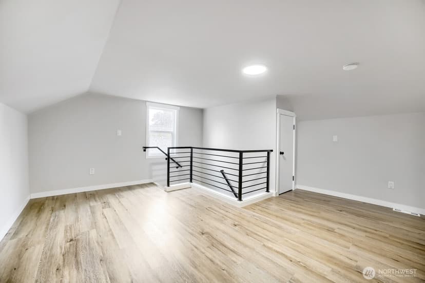 Property photo for 510 4th Ave S, Kent photo 13