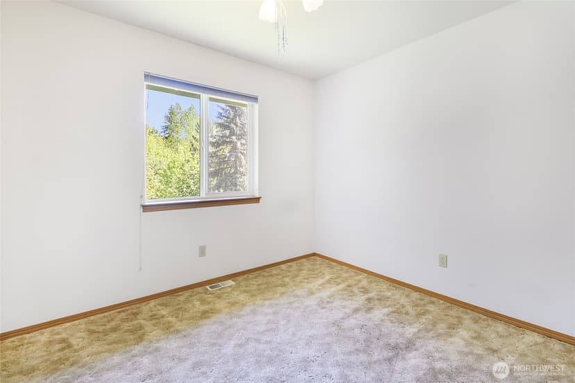 Property photo for 18526 320th Avenue NE, Duvall photo 10