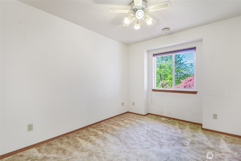 Property photo for 18526 320th Avenue NE, Duvall photo 8