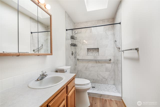 Property photo for 18526 320th Avenue NE, Duvall photo 3