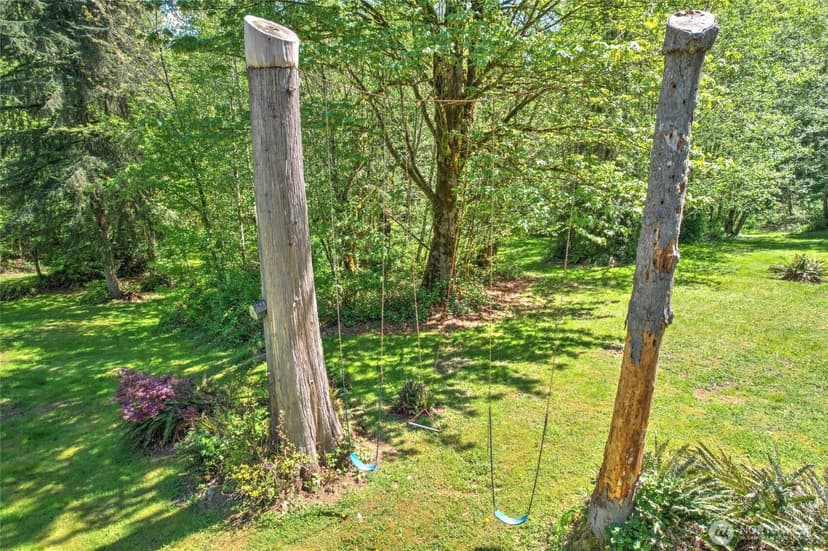 Property photo for 18526 320th Avenue NE, Duvall photo 14