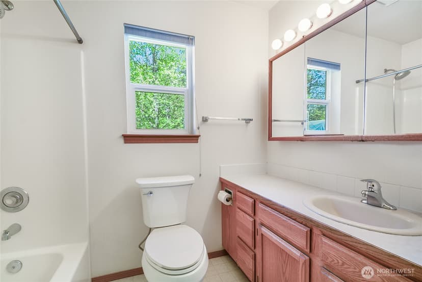 Property photo for 18526 320th Avenue NE, Duvall photo 13
