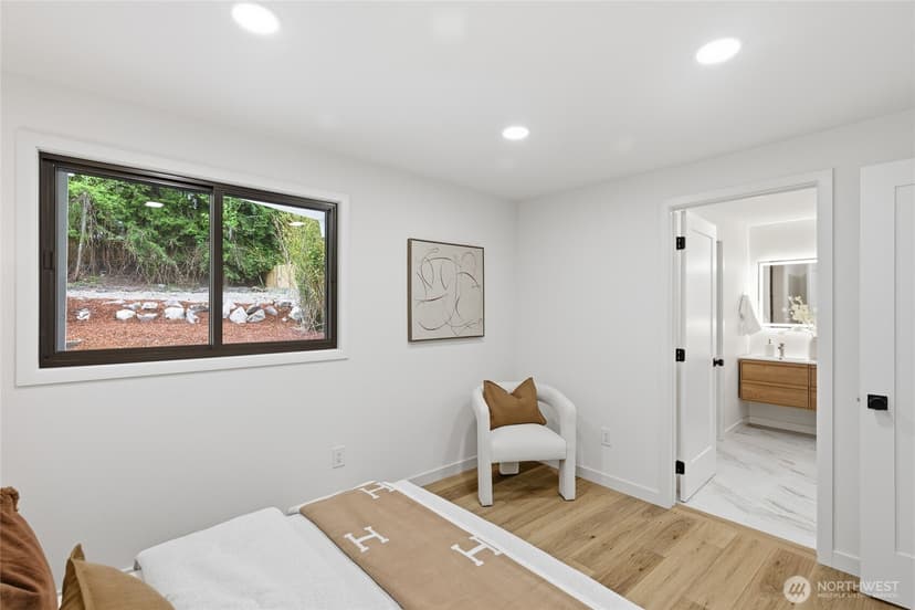 Property photo for 11255 Roseberg Avenue S, Seattle photo 7