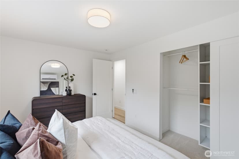 Property photo for 11255 Roseberg Avenue S, Seattle photo 12