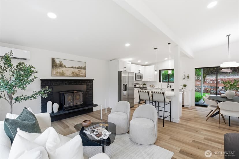 Property photo for 11255 Roseberg Avenue S, Seattle photo 2