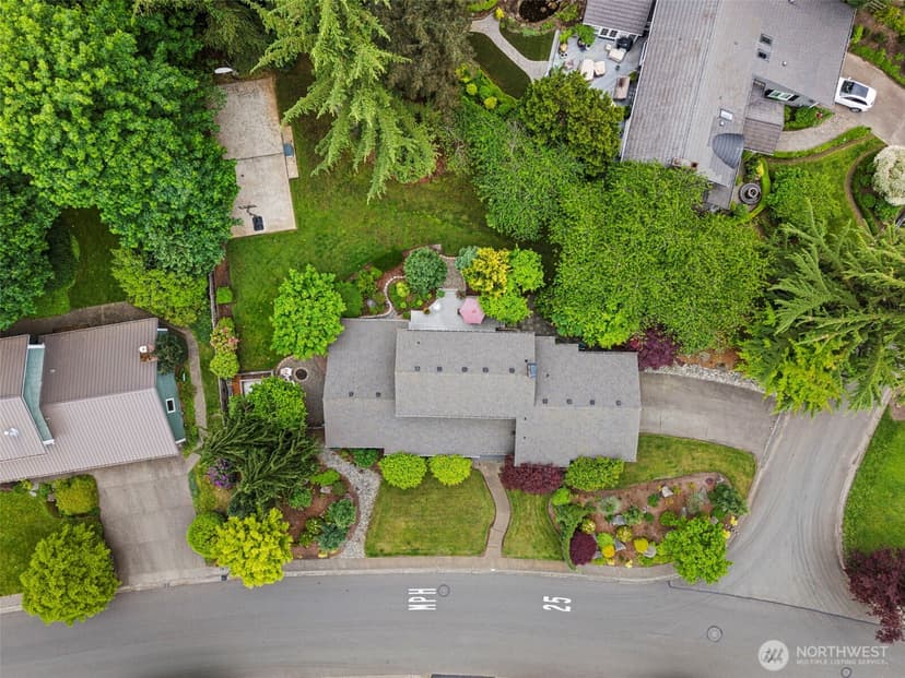 Property photo for 32 Cascade Key, Bellevue photo 40