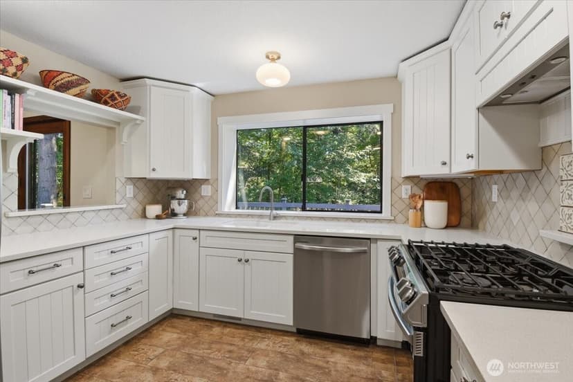 Property photo for 1610 202nd Place SW, Lynnwood photo 10