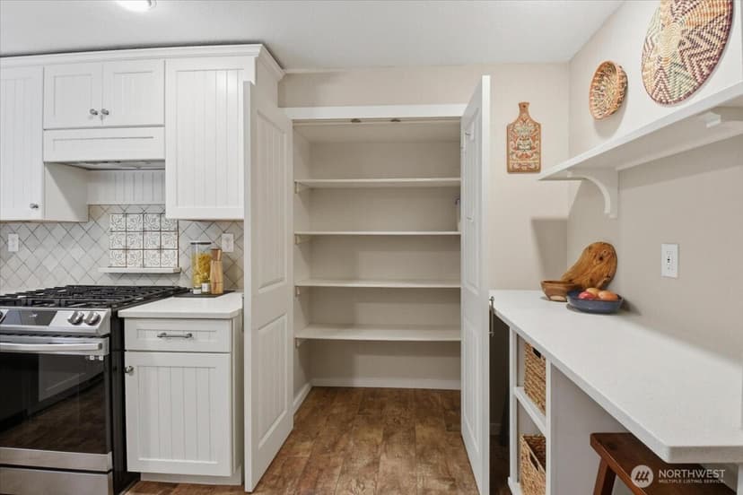 Property photo for 1610 202nd Place SW, Lynnwood photo 13