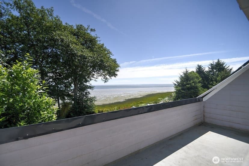Property photo for 180 Sunrise Avenue SE, Ocean Shores photo 28
