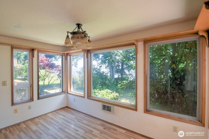 Property photo for 180 Sunrise Avenue SE, Ocean Shores photo 15