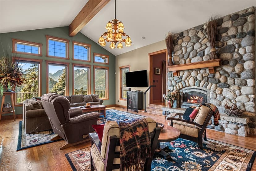 Property photo for 10665 North Road, Leavenworth photo 7