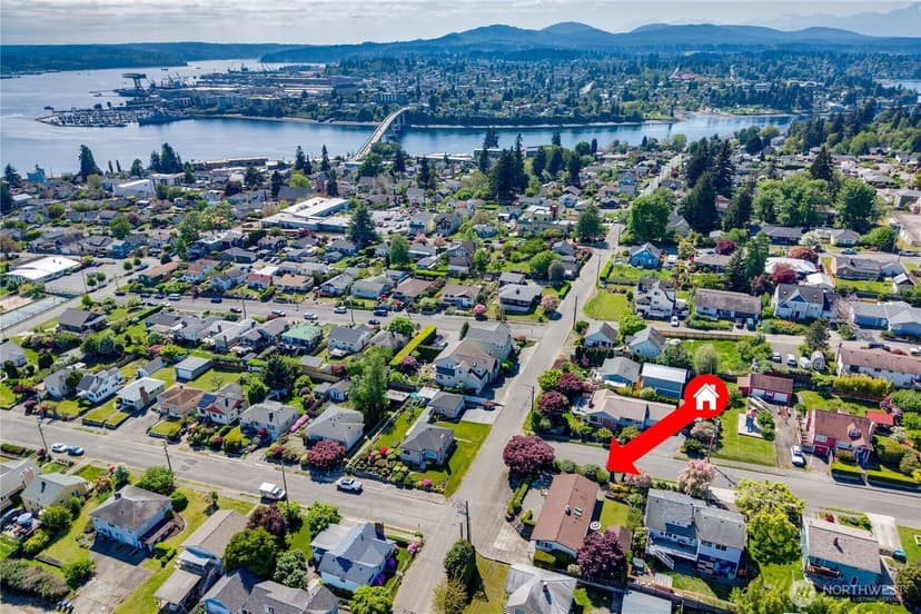 Property photo for 2702 E 16th Street, Bremerton photo 3