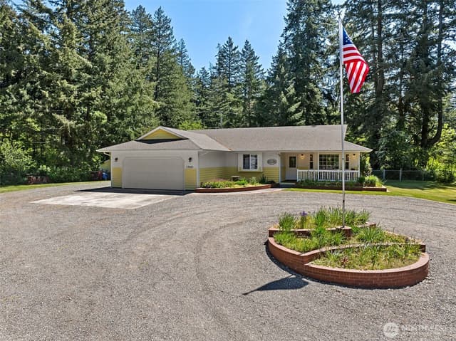 Property photo for 17221 31st Avenue Ct E, Tacoma photo 2