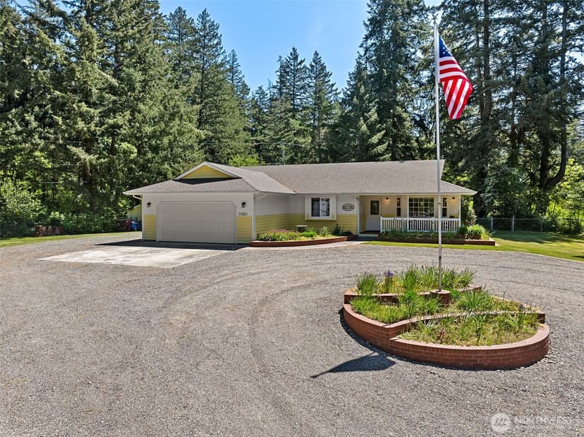 Property photo for 17221 31st Avenue Ct E, Tacoma photo 2