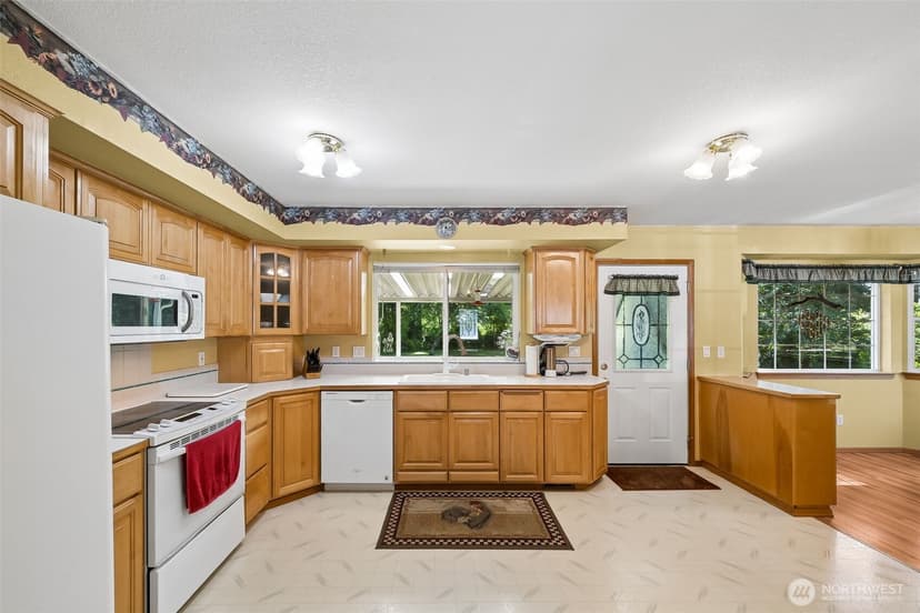 Property photo for 17221 31st Avenue Ct E, Tacoma photo 8