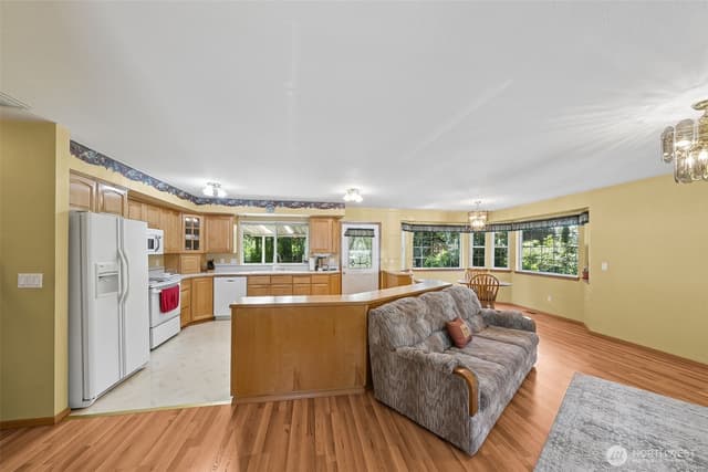 Property photo for 17221 31st Avenue Ct E, Tacoma photo 3
