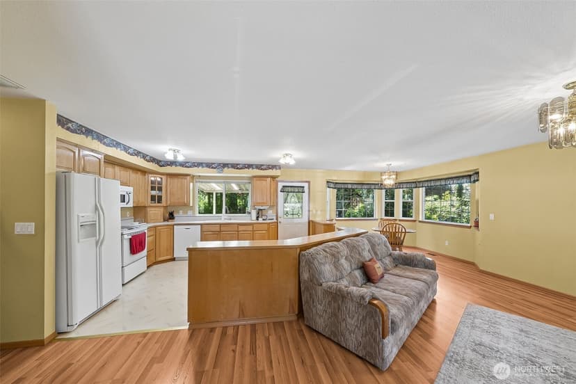 Property photo for 17221 31st Avenue Ct E, Tacoma photo 3