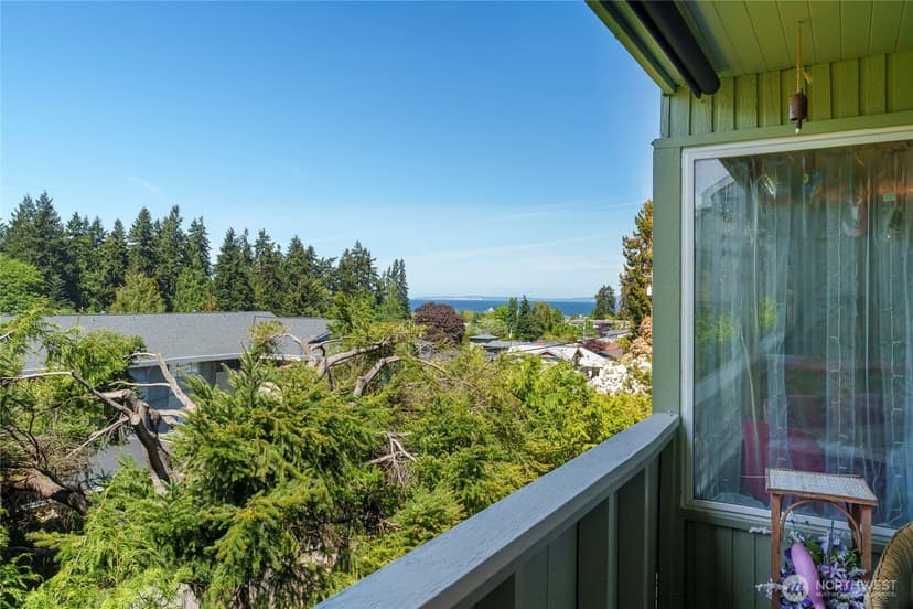 Property photo for 1020 5th Avenue S #7, Edmonds photo 4