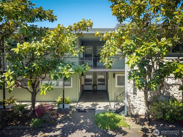 Property photo for 1020 5th Avenue S #7, Edmonds photo 2