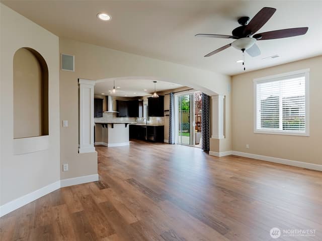 Property photo for 1424 40th Street SE, Puyallup photo 5