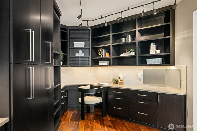 Property photo for 177 107th Avenue NE #1706, Bellevue photo 13