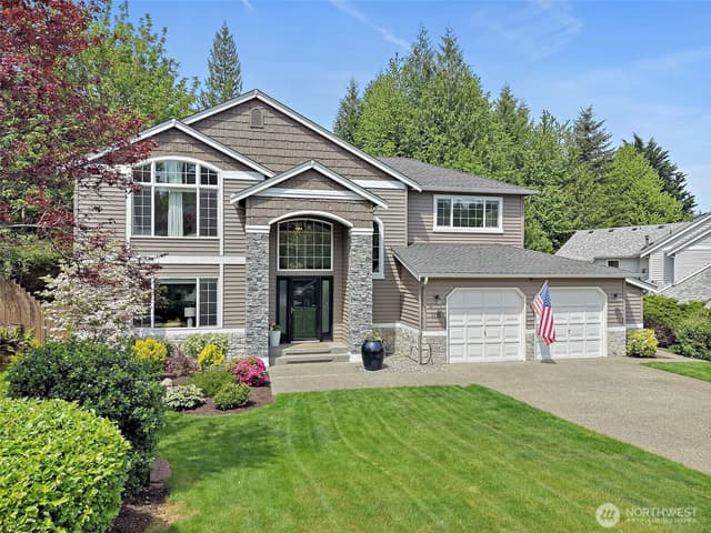 Property photo for 1115 Hemlock Avenue SW, North Bend photo 2