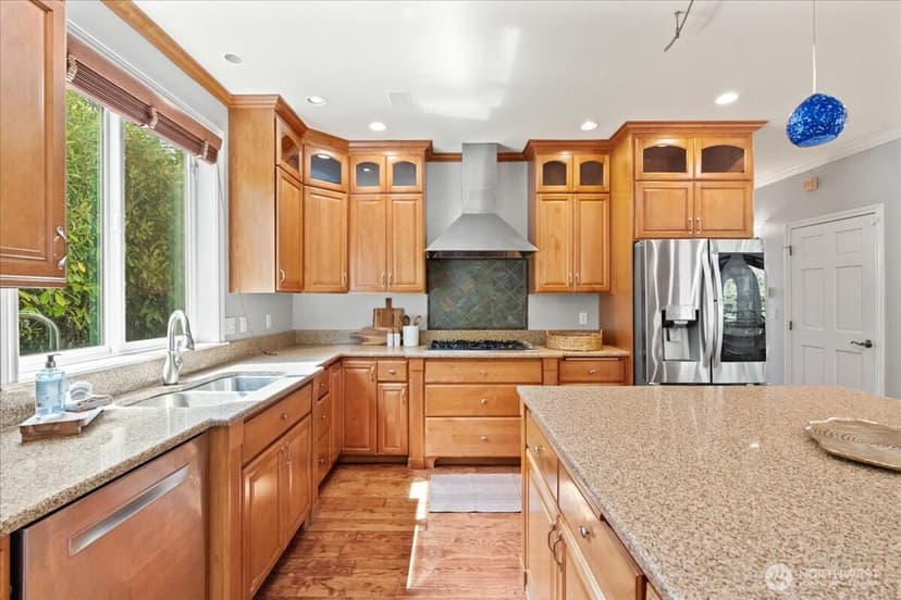 Property photo for 3717 Olympic Boulevard W, University Place photo 15