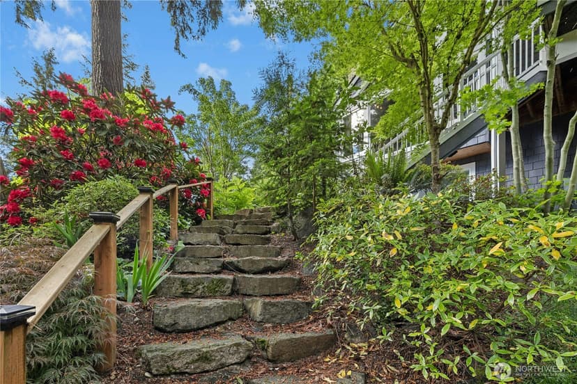 Property photo for 11750 73rd Place NE, Kirkland photo 4