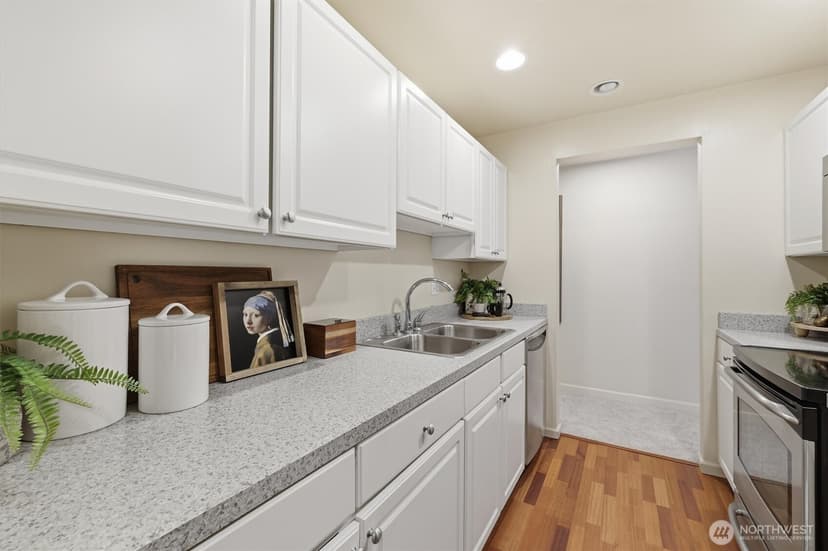 Property photo for 2929 76th Avenue SE #410, Mercer Island photo 12