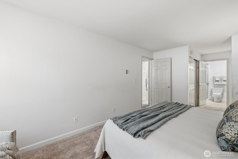 Property photo for 2929 76th Avenue SE #410, Mercer Island photo 15