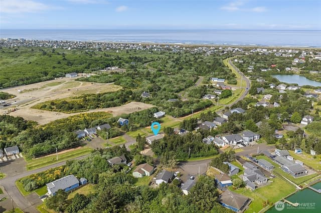 Property photo for 300 Marine View Drive SW, Ocean Shores photo 3