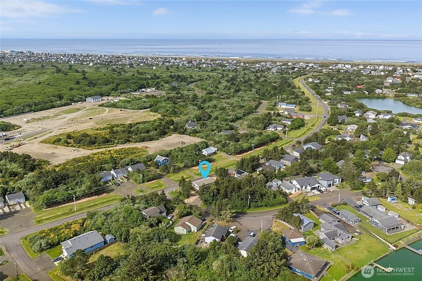 Property photo for 300 Marine View Drive SW, Ocean Shores photo 3