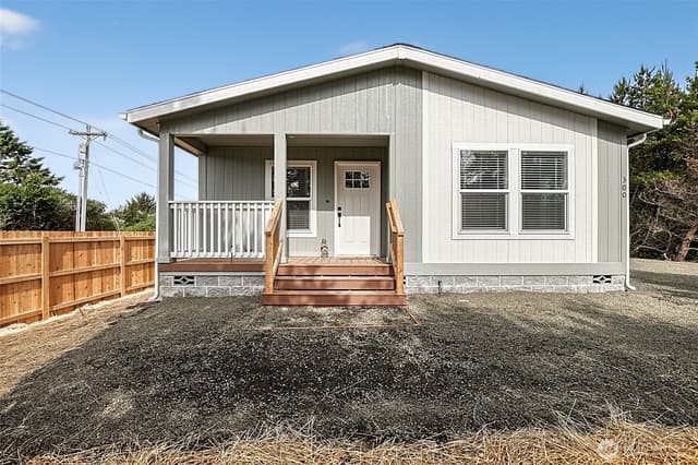 Property photo for 300 Marine View Drive SW, Ocean Shores photo 5