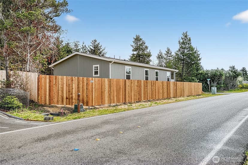 Property photo for 300 Marine View Drive SW, Ocean Shores photo 34