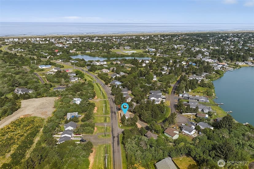 Property photo for 300 Marine View Drive SW, Ocean Shores photo 35