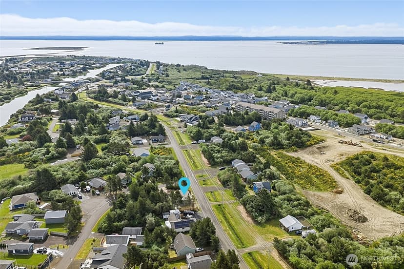 Property photo for 300 Marine View Drive SW, Ocean Shores photo 39