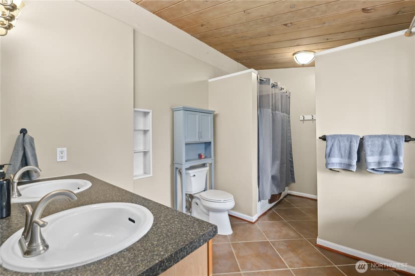 Property photo for 7023 126th Street E, Puyallup photo 17