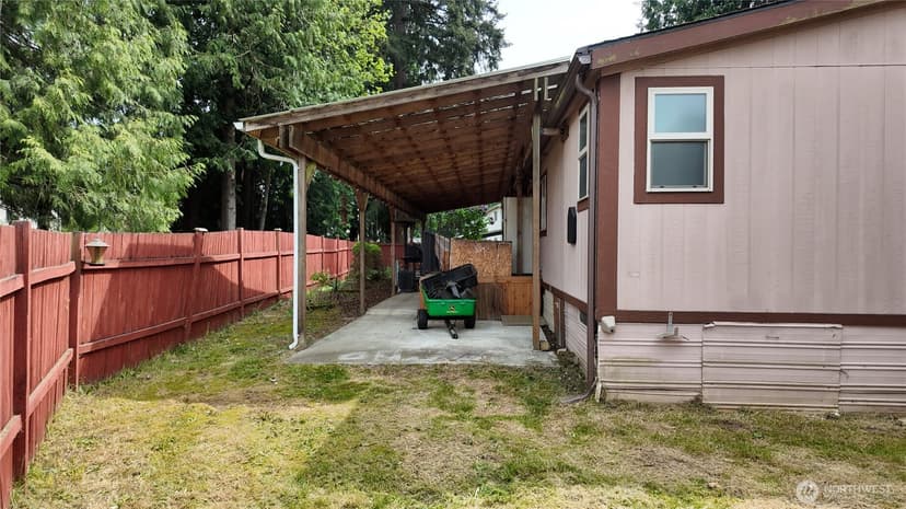 Property photo for 18621 Smokey Point Boulevard, Arlington photo 12