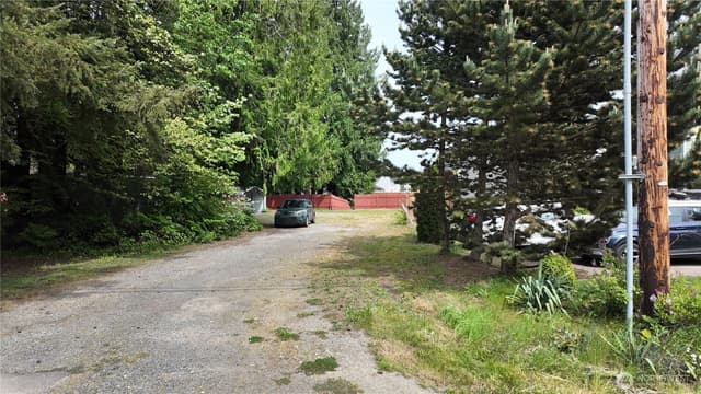 Property photo for 18621 Smokey Point Boulevard, Arlington photo 4