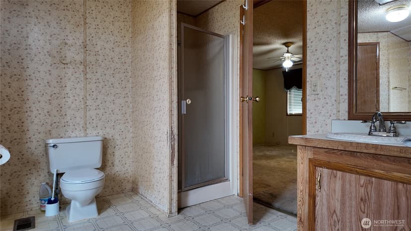Property photo for 18621 Smokey Point Boulevard, Arlington photo 21