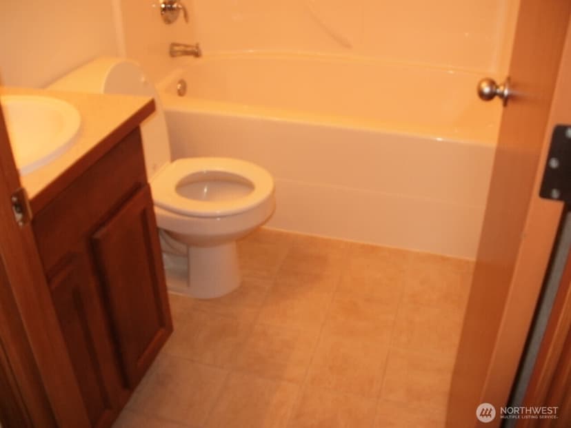Property photo for 7229 Vandermark Road E, Bonney Lake photo 13