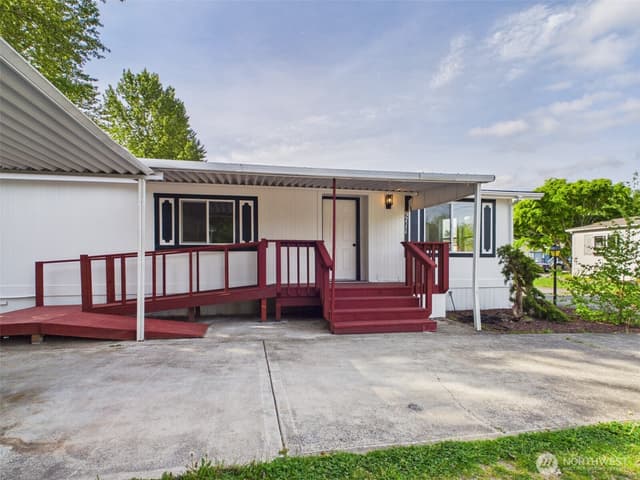 Property photo for 9711 12th Avenue Ct E #1, Tacoma photo 3