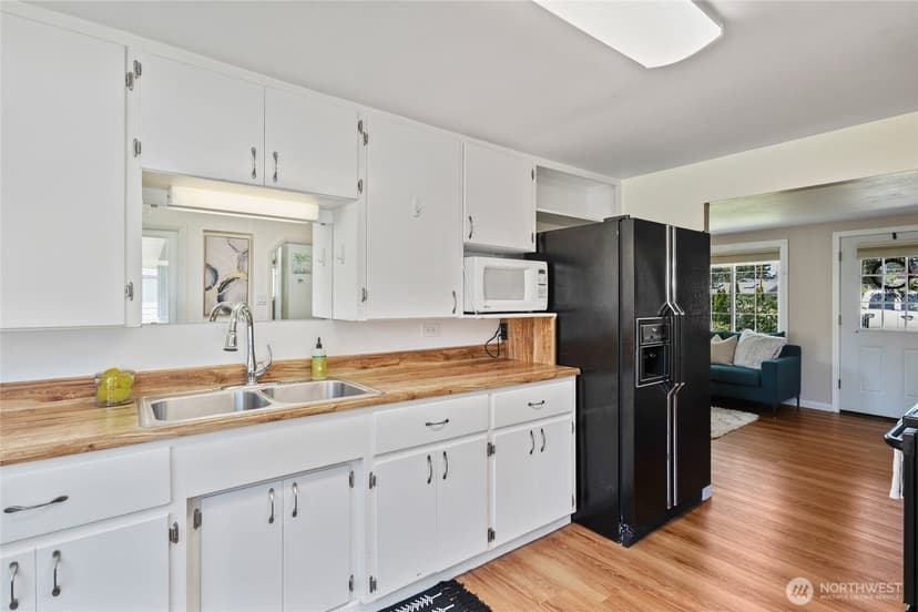 Property photo for 12022 2nd Avenue SW, Seattle photo 31