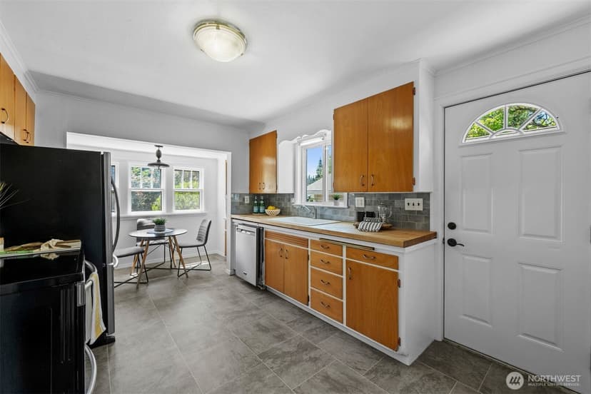 Property photo for 2119 Monroe Avenue, Everett photo 8