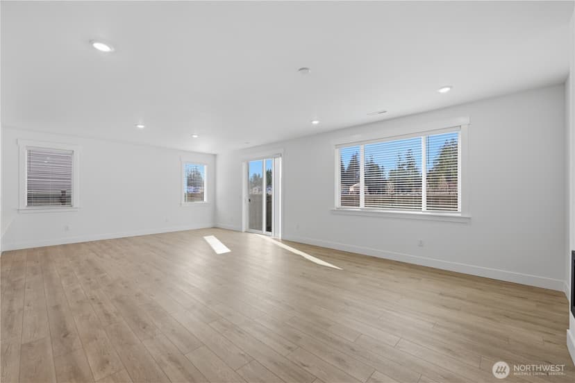 Property photo for 32143 Myrtle Avenue SE, Black Diamond photo 6