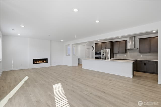 Property photo for 32143 Myrtle Avenue SE, Black Diamond photo 4