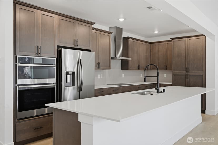 Property photo for 32143 Myrtle Avenue SE, Black Diamond photo 2