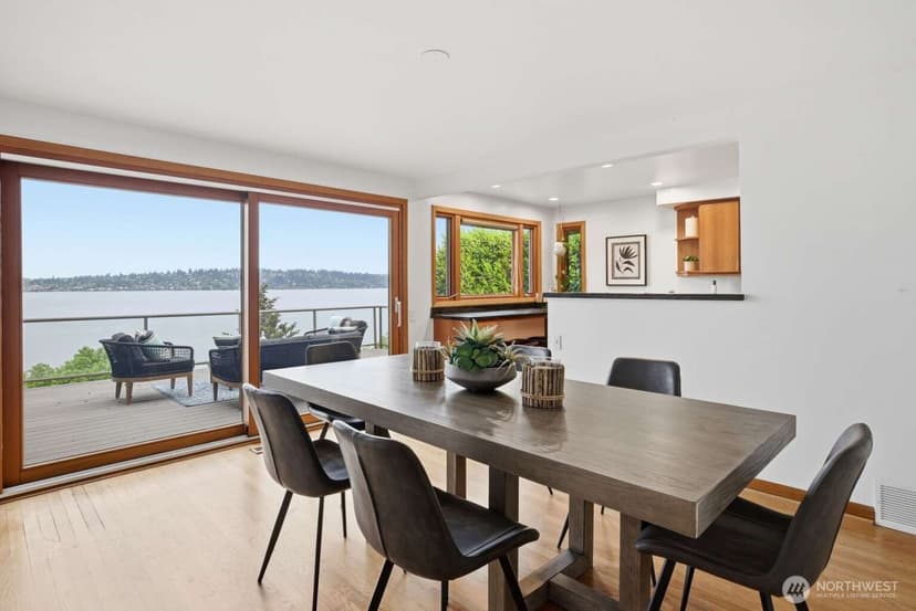 Property photo for 2514 Shoreland Drive S, Seattle photo 9