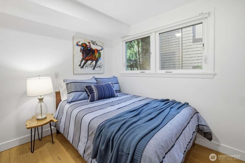 Property photo for 2514 Shoreland Drive S, Seattle photo 26