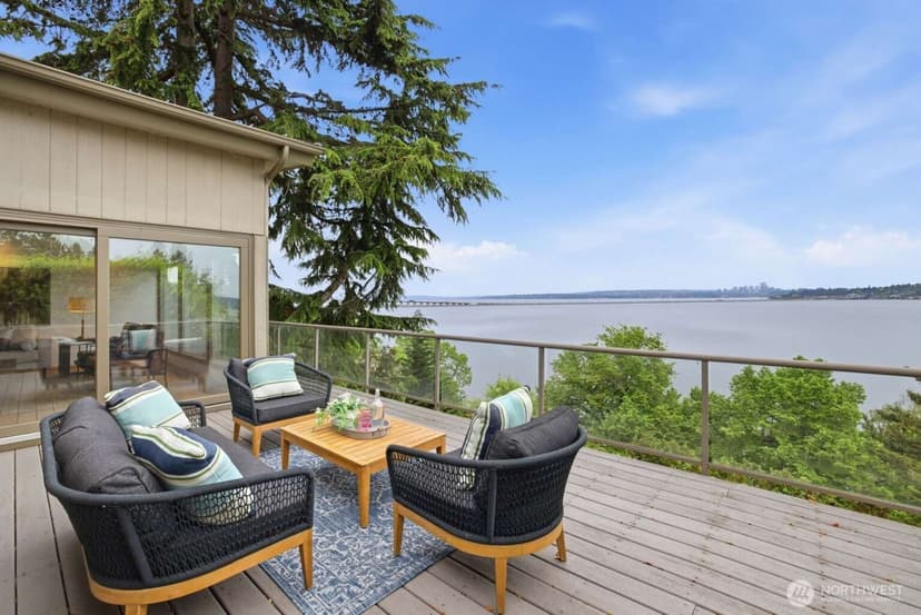 Property photo for 2514 Shoreland Drive S, Seattle photo 11